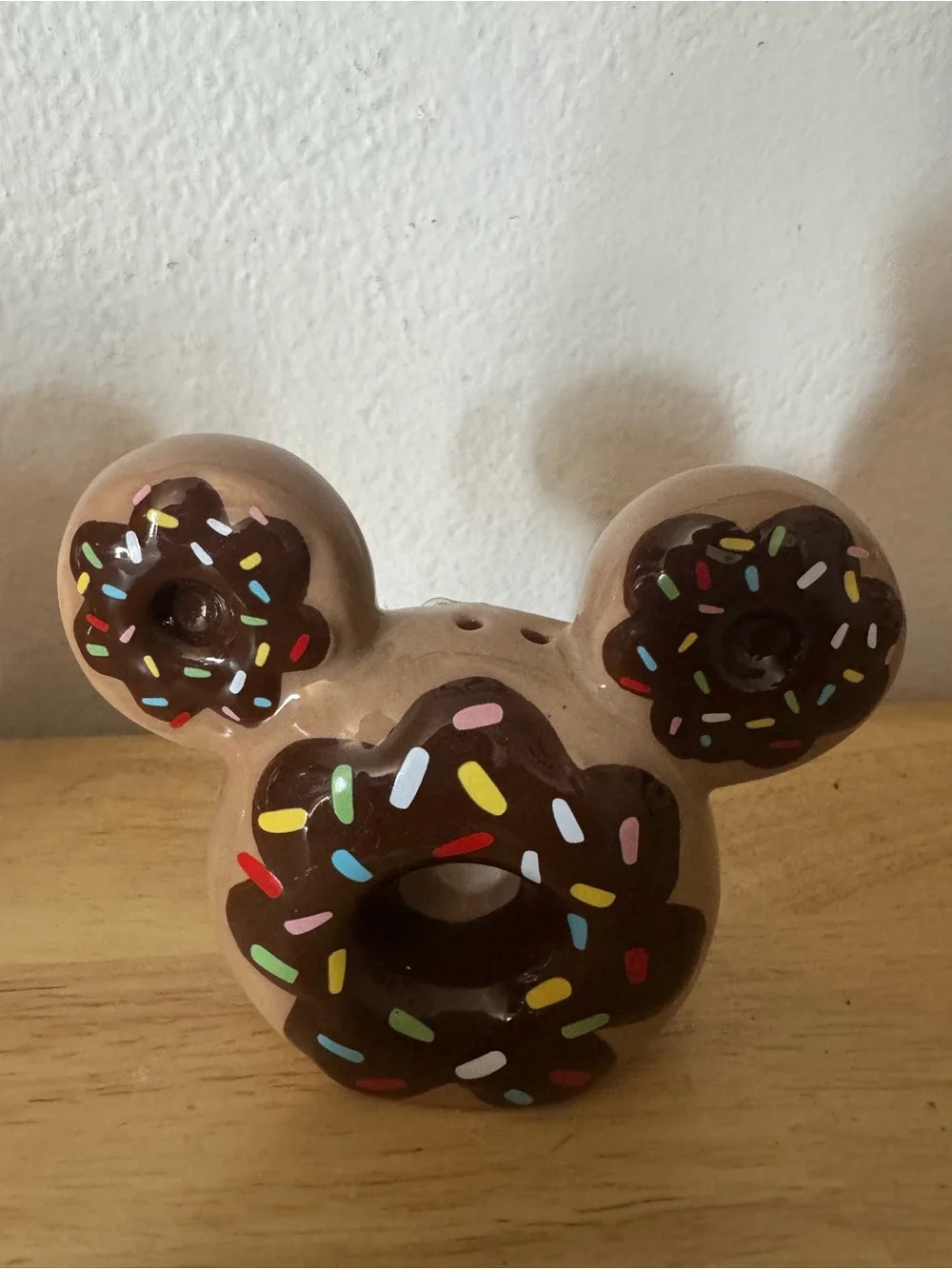 Mickey and Minnie Mouse donut salt and pepper shakers.
